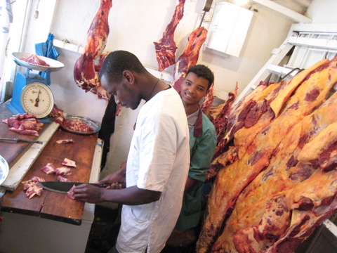 在衣索比亞，這種肉舖隨處可見